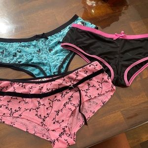 New without tags 3pr panties Sz 7/large